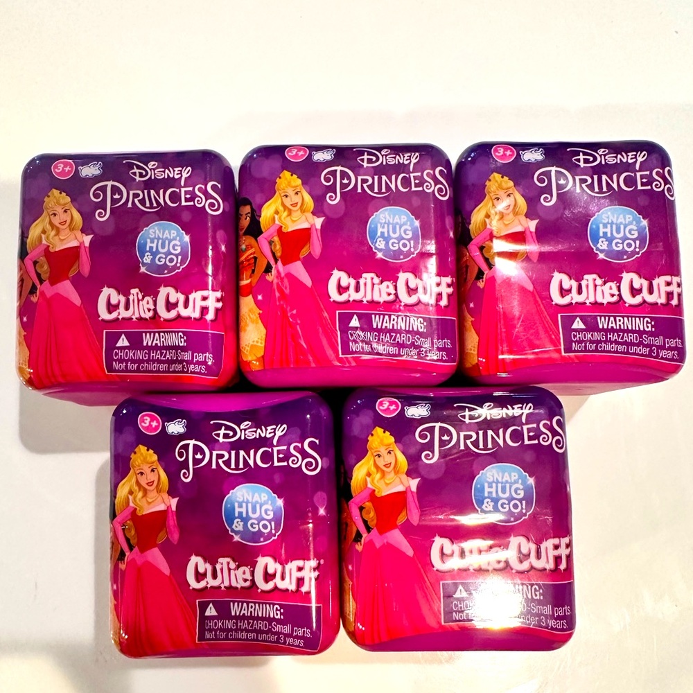DISNEY PRINCESS CUTIE CUFF.